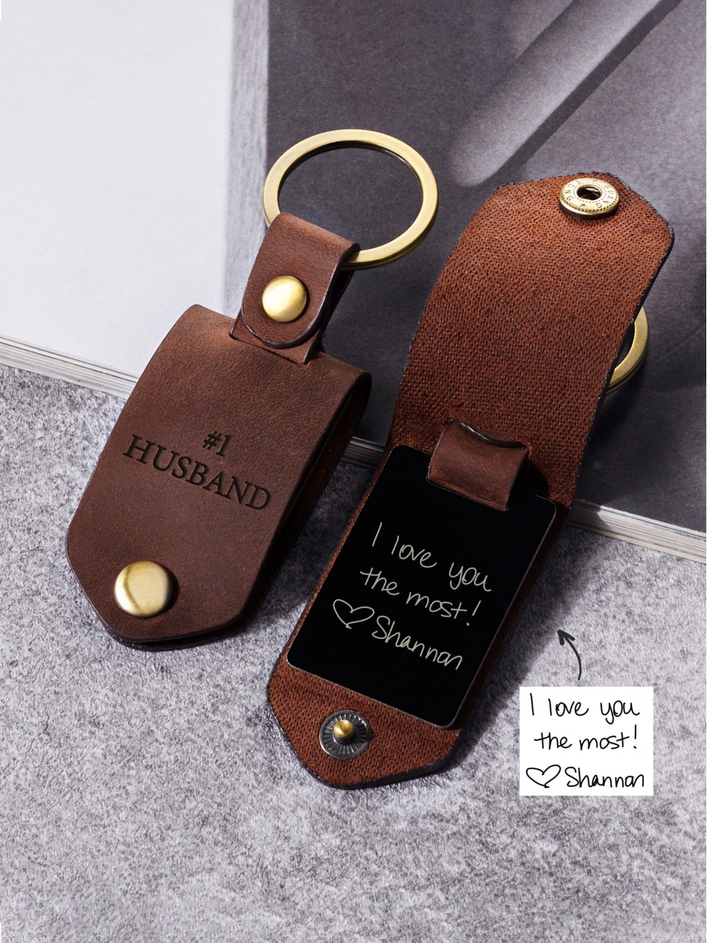 Handwriting Alumnium Keychain with Leather Case for Men